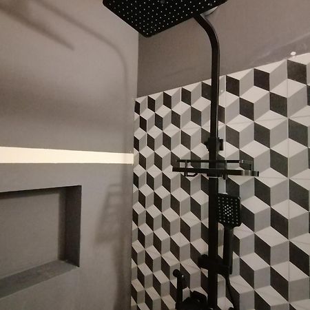Glamour Apartment Sea View Ровин Екстериор снимка
