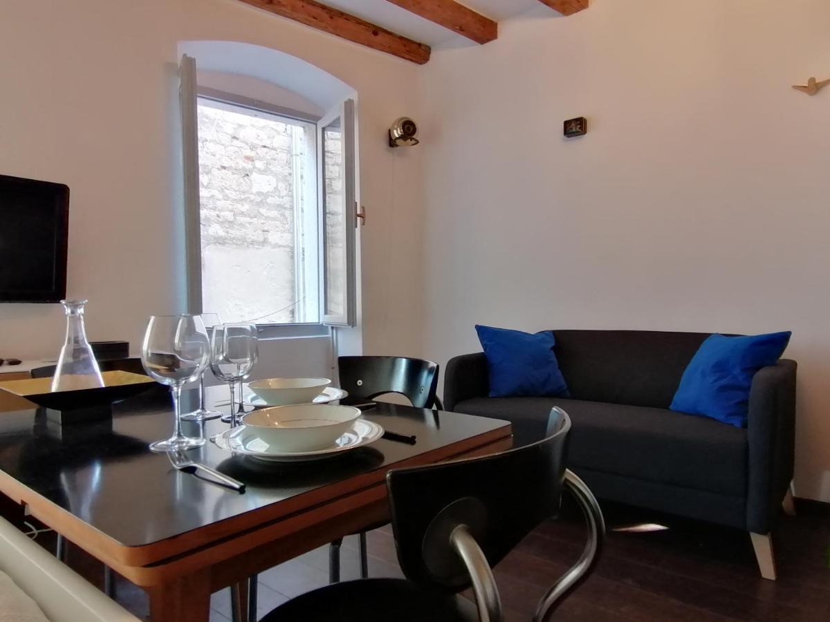 Glamour Apartment Sea View Ровин Екстериор снимка