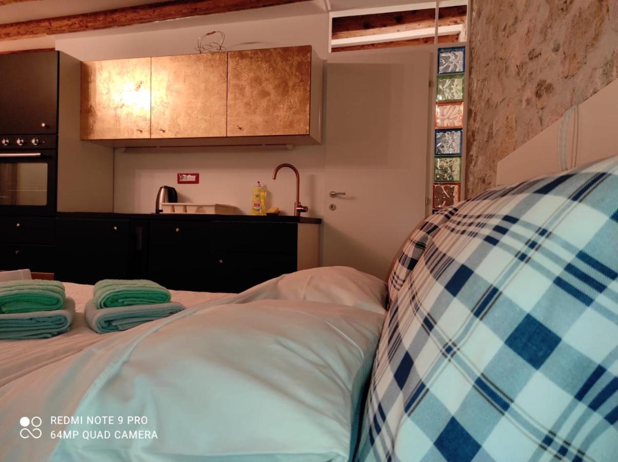 Glamour Apartment Sea View Ровин Екстериор снимка